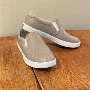 Dr. Scholl’s Madison Women’s Slip-On Sneakers – Size 6 – Taupe Lizard Print
